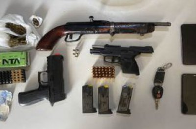 Operao da PM e Polcia Civil prende integrante de faco criminosa e apreende armas e munies