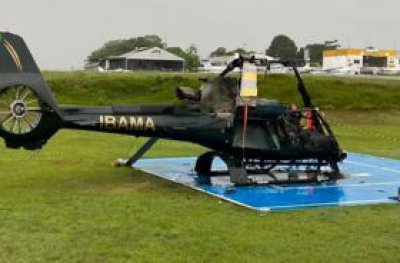 Helicóptero do Ibama é alvo de ataque incendiário, em Manaus