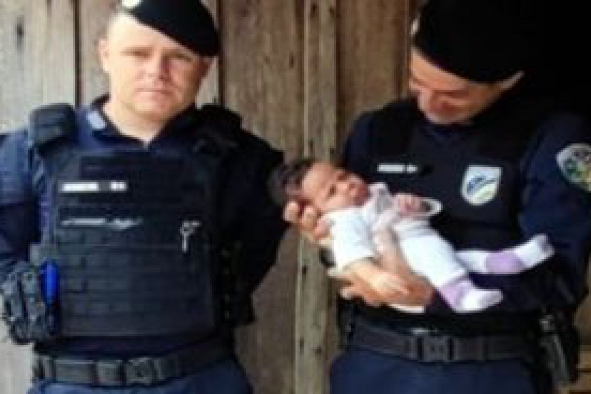 Em Rondnia, Polcia Militar salva vida de beb de apenas 39 dias que estava engasgado